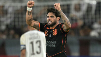 Corinthians Inicia sua Jornada na Libertadores com Uma Impressionante Vitória de 2 a 0 Sob a Liderança de Diniz