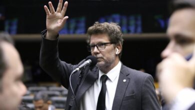 Deputado Mário Frias é hospitalizado na UTI devido a intensas dores abdominais