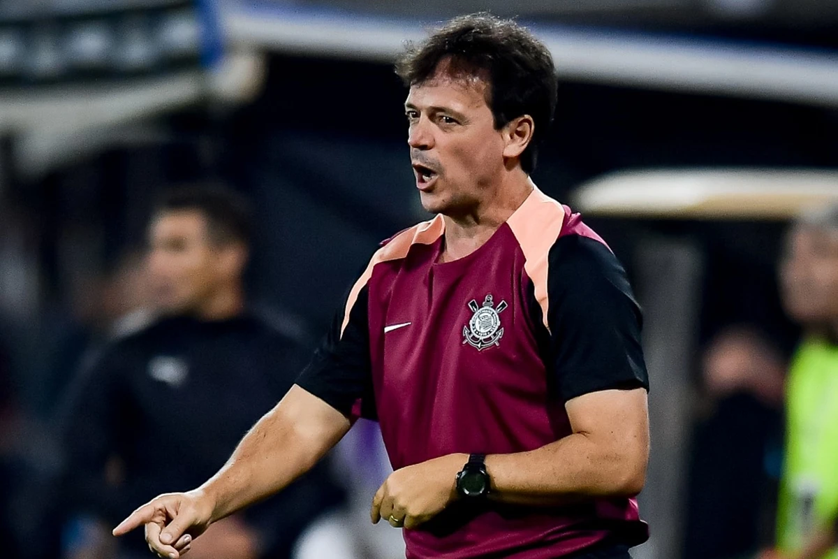 Diniz Comemora Sucesso na Estreia e Comenta Próximo Desafio Contra o Palmeiras