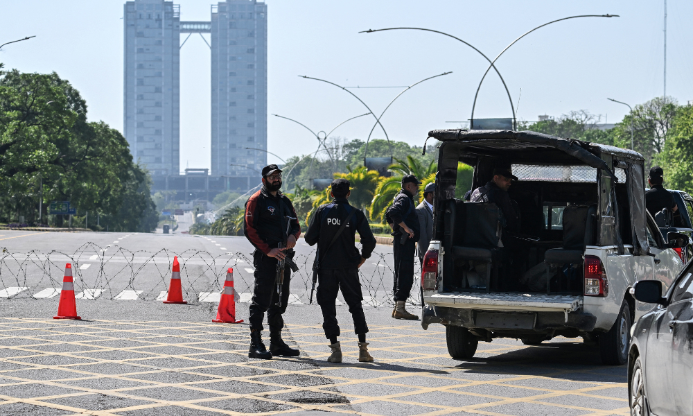 EUA e Irã Iniciam Diálogo de Paz no Paquistão
