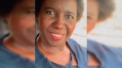 Filho é preso durante velório após assassinar a mãe e mutilar dedo para acessar conta bancária