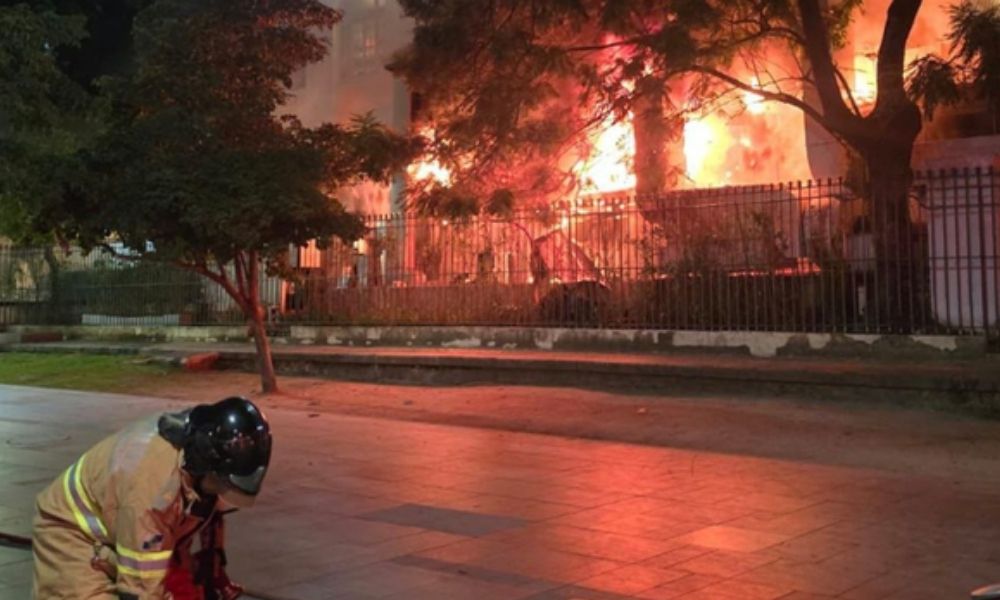 Fogo Devasta Edifício Histórico no Rio de Janeiro