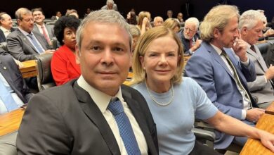 Gleisi Expressa Gratidão a Lindbergh Após a Posse de José Guimarães