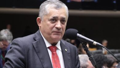 José Guimarães, Petista e Líder do Governo na Câmara, Assume a Pasta de Relações Institucionais