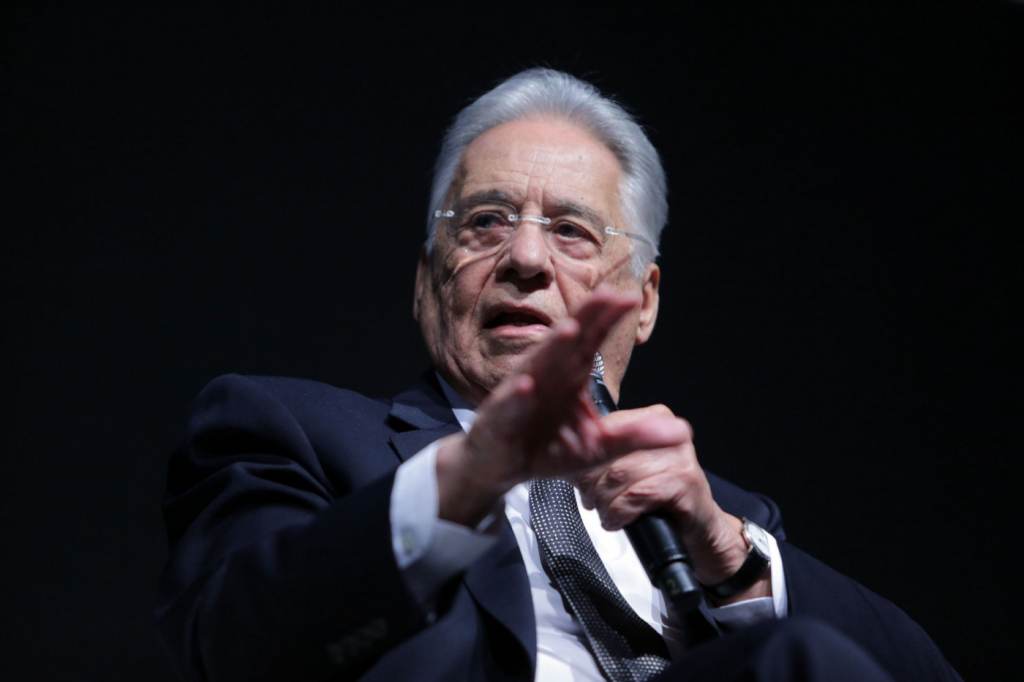 Justiça aprova solicitação de interdição do ex-presidente FHC a pedido de seus filhos