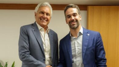 Leite se Retrata com Caiado por Ter Esquecido as Parabenizações