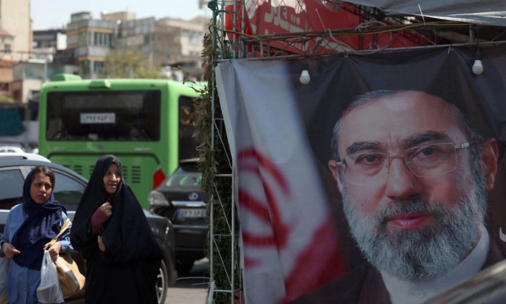 Líder Supremo do Irã Avisa: País Está Pronto para Causar Novas Derrotas ao Inimigo