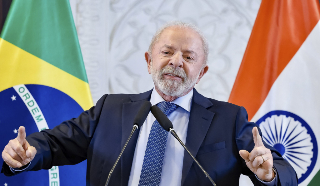 Lula Afirma que Trump Não Deve Constantemente Ameaçar Países com Conflitos Bélicos