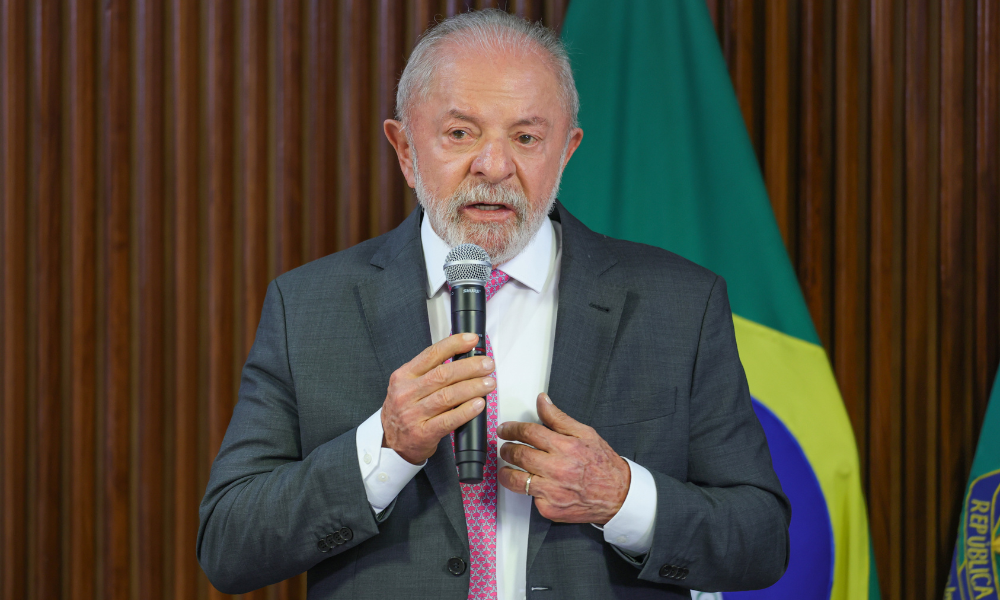 Lula promete esforço intenso na regulamentação das grandes empresas de tecnologia