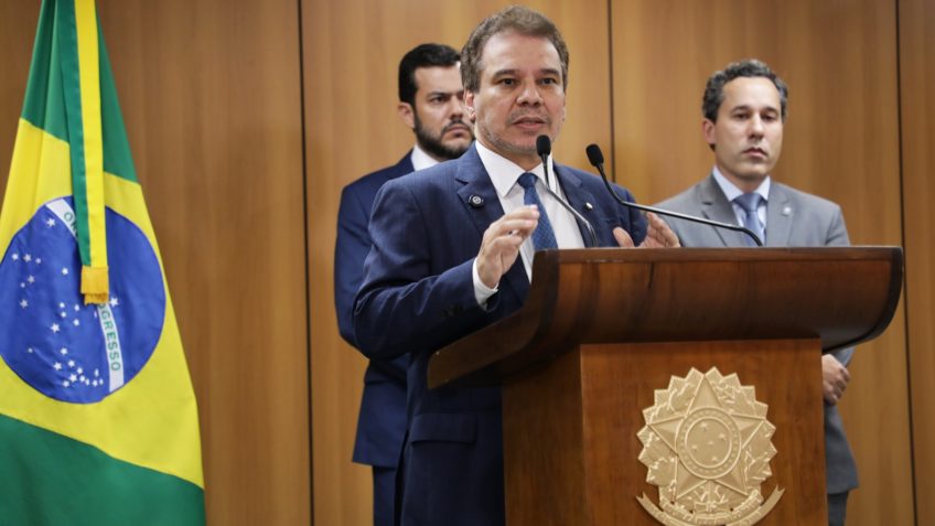 Ministro da Justiça afirma que governo atuará ativamente no caso Master