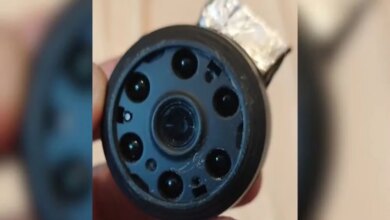 Mulher Descobre Câmera Oculta no Teto do Quarto e Acusa Ex-Parceiro em Minas Gerais