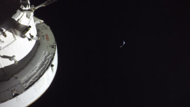 NASA revela imagens impressionantes da Terra e da Lua obtidas na missão Artemis II