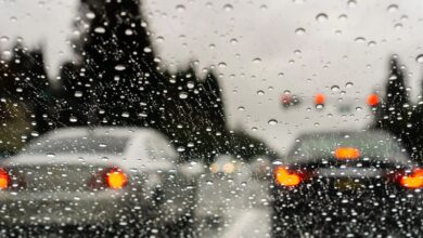 O segredo que 90% dos motoristas desconhecem para eliminar o embaçamento dos vidros na chuva