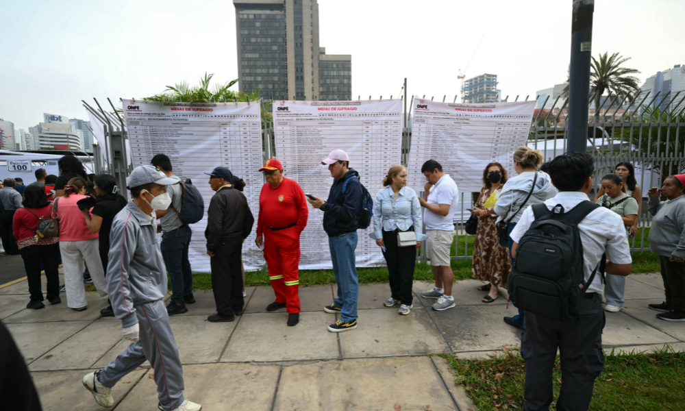 Peru Realiza Eleições com um Inédito Número de 35 Candidatos à Presidência