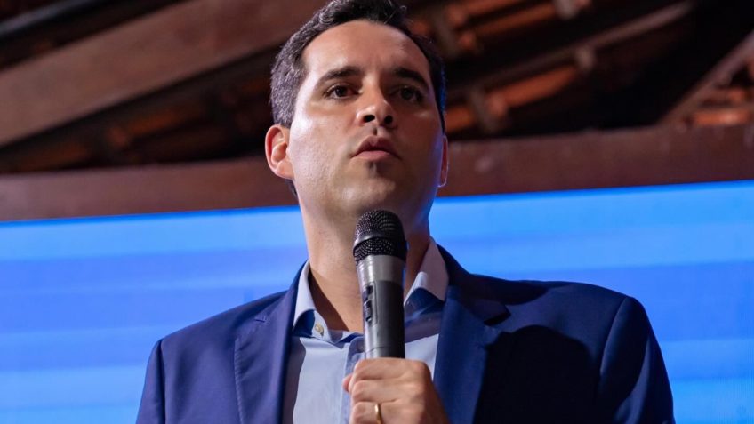 Prefeito do Rio Demite Funcionários Após Agressão a Ambulante na Praia