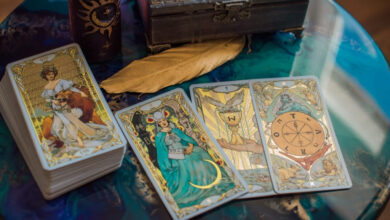 Previsões de Tarot para os 12 Signos: Seu Guia Diária em 11 de Abril de 2026