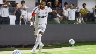 Santos conquista vitória de 1 a 0 sobre o Atlético-MG com Neymar em grande forma em campo