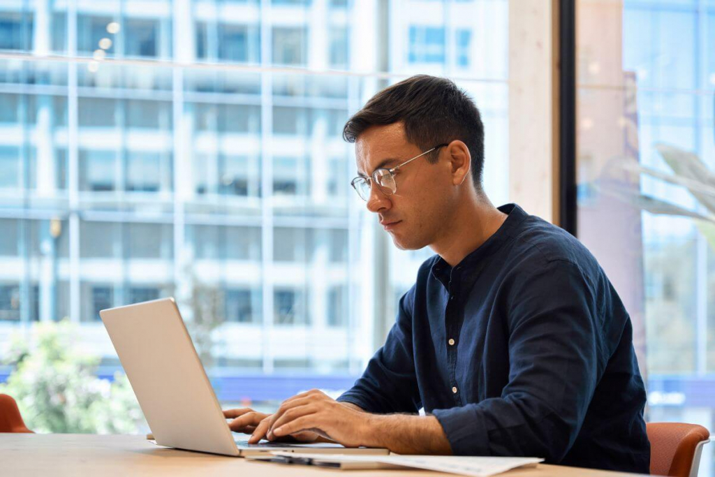 Soluções de Inteligência Artificial no Trabalho: Desenvolva Inovações Sem Necessitar de Habilidade em Programação