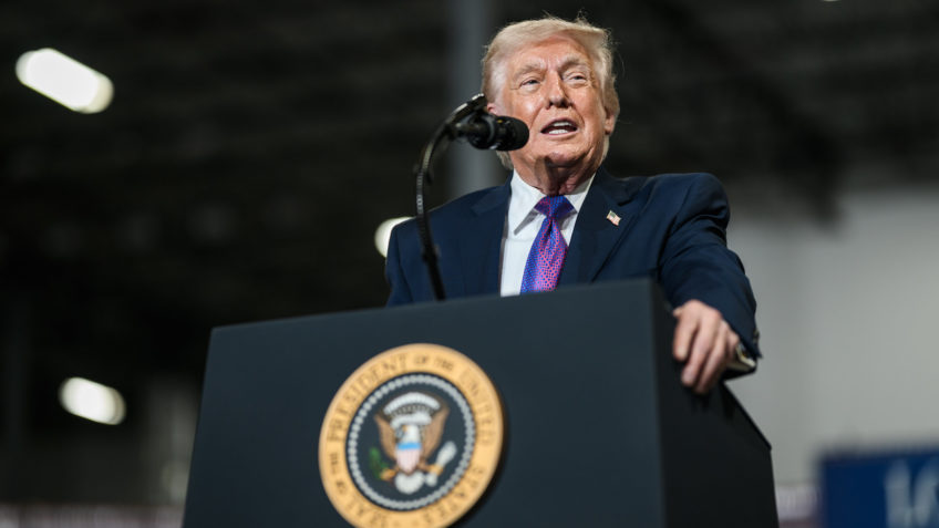 Trump Revela Possibilidade de Negociações Entre EUA e Irã em Apenas 2 Dias