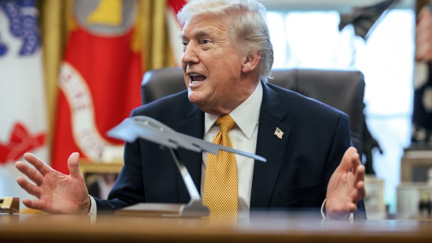 Trump afirma que o Irã está proibido de impor tarifas de navegação no estreito de Ormuz