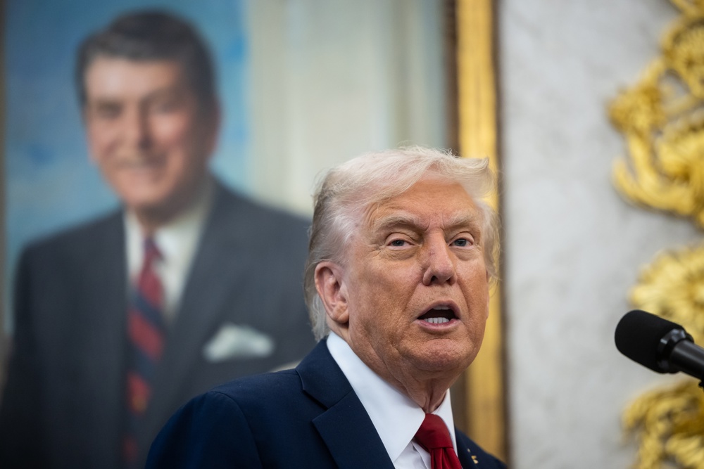 Trump ameaça impor tarifas de 50% se China oferecer apoio militar ao Irã