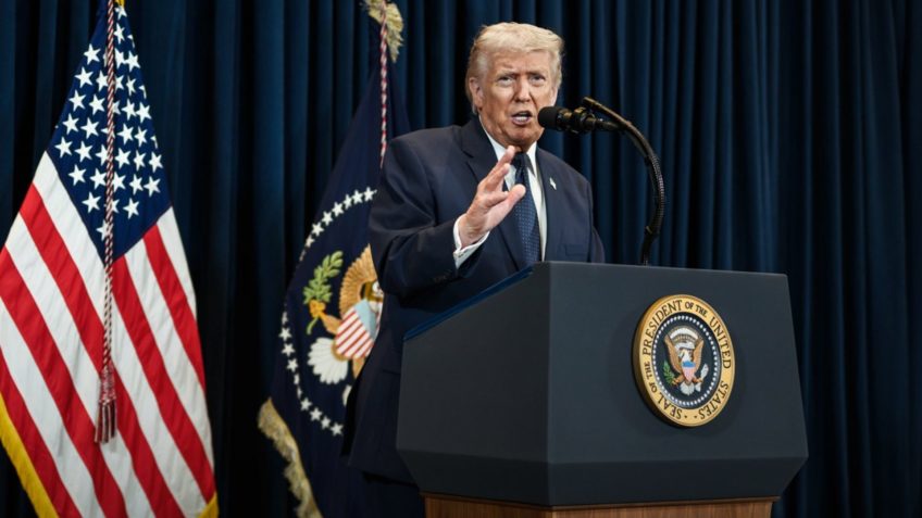 Trump declara que a Marinha do Irã foi totalmente dizimada