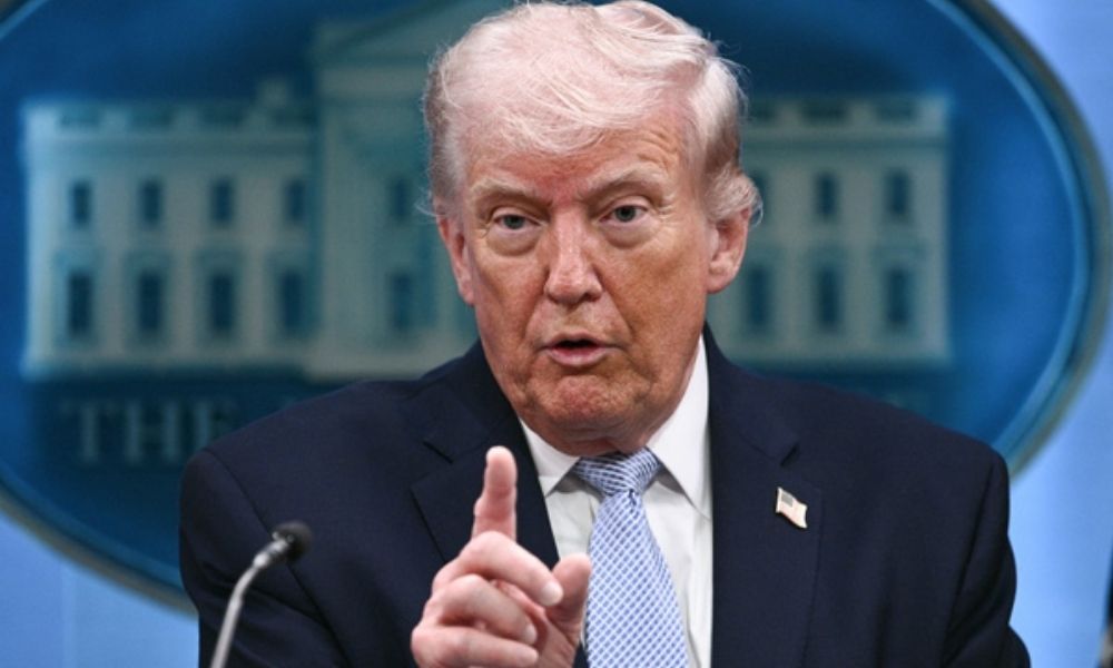 Trump ordena à Marinha dos EUA que feche o Estreito de Ormuz após negociação frustrada