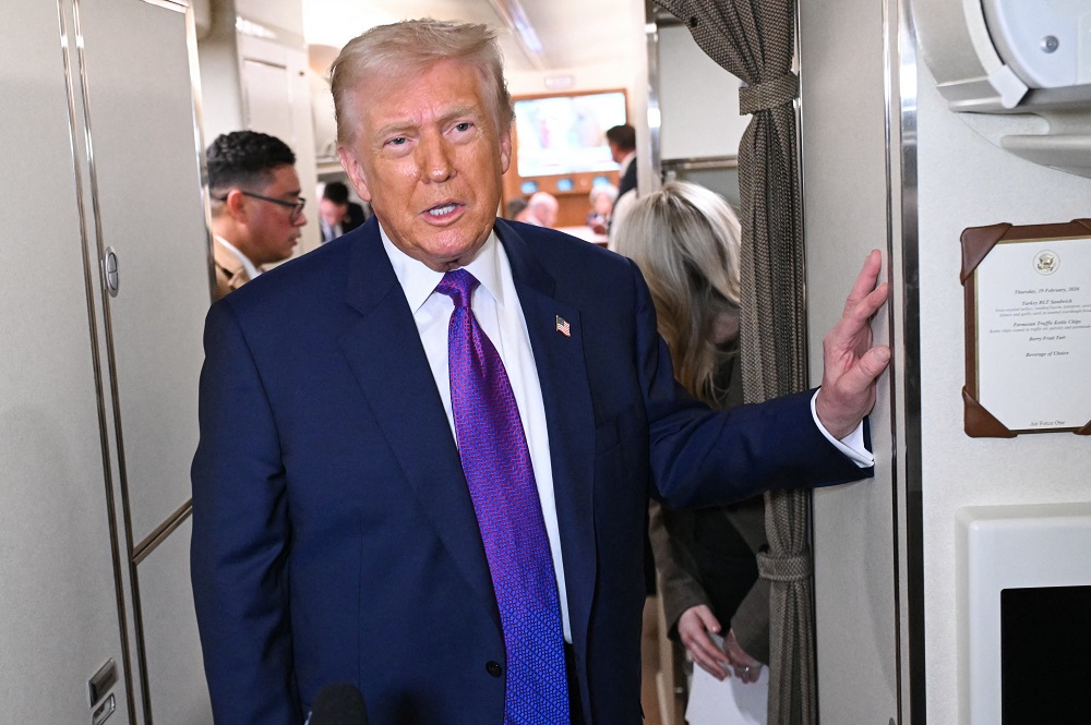 Trump sugere possibilidade de "visita" a Cuba após tensões com o Irã