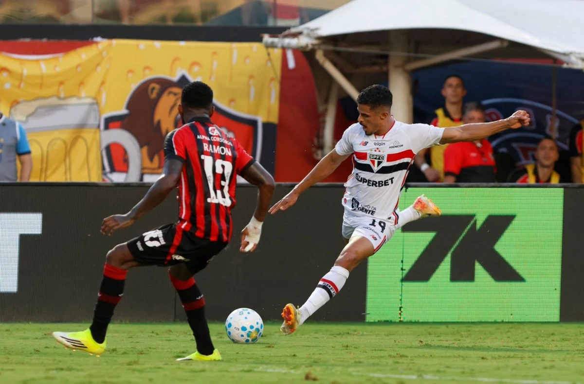 Vitória Brilha e Supera o São Paulo com 2 a 0 no Campeonato Brasileiro